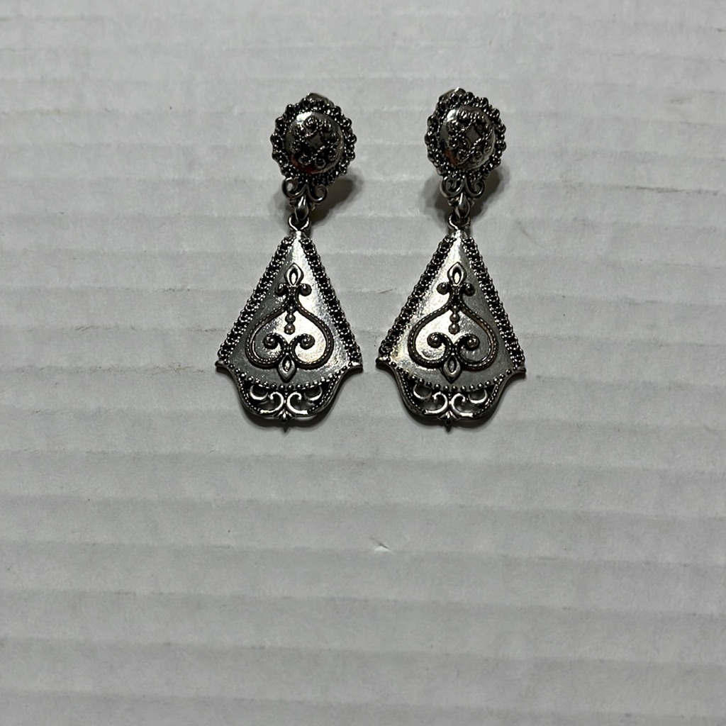 Avon Paris By Night Pierced Earrings Silver Toned Dangle Drop Earrings 9$